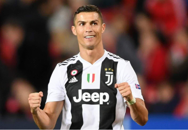 欧冠冠军、世界冠军&前枪手球探：本周寿星“野兽”卡伦布（本周寿星“野兽”卡伦布：欧冠与世界杯双冠得主，前阿森纳球探）