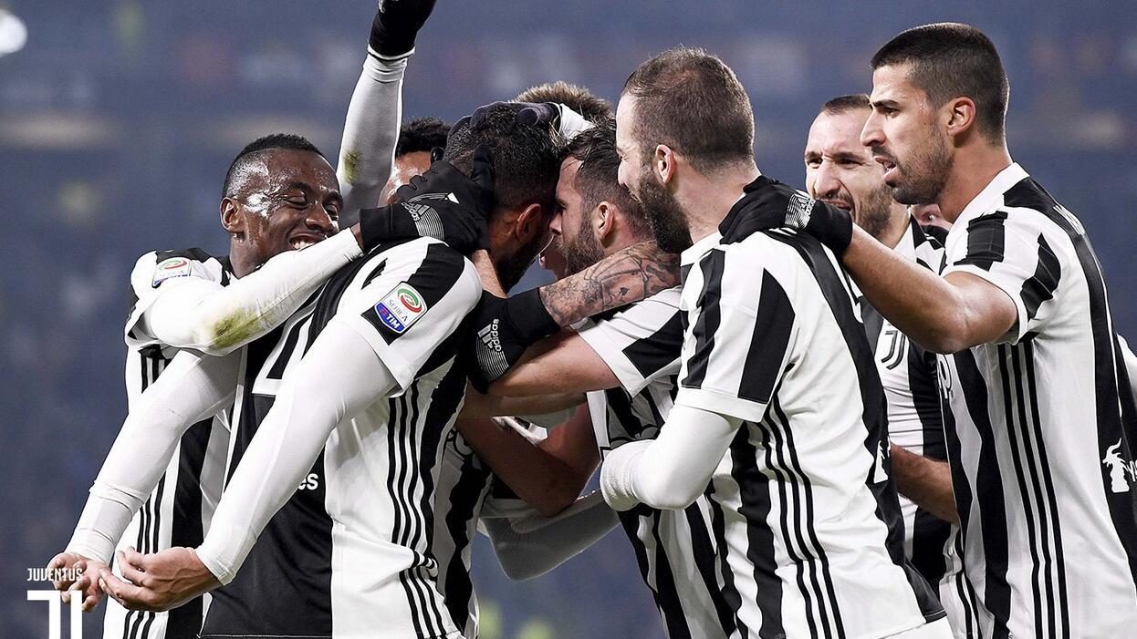 前锋关键进球锁定胜局