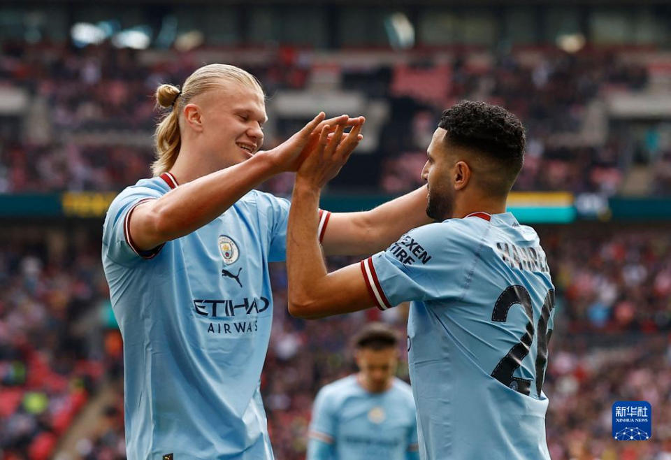 莫耶斯：本赛季英超判罚标准摇摆不定，裁判也懒得解释（莫耶斯批评本季英超判罚不统一，裁判不愿解释）