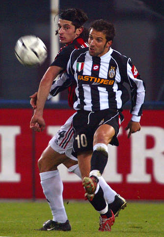 奥尔莫进球的艺术作品：26次传球，巴萨团队配合的巅峰演绎