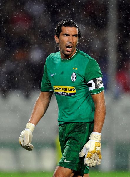 巴萨vs法兰克福，亚马尔带球被断，克瑙夫单刀破门