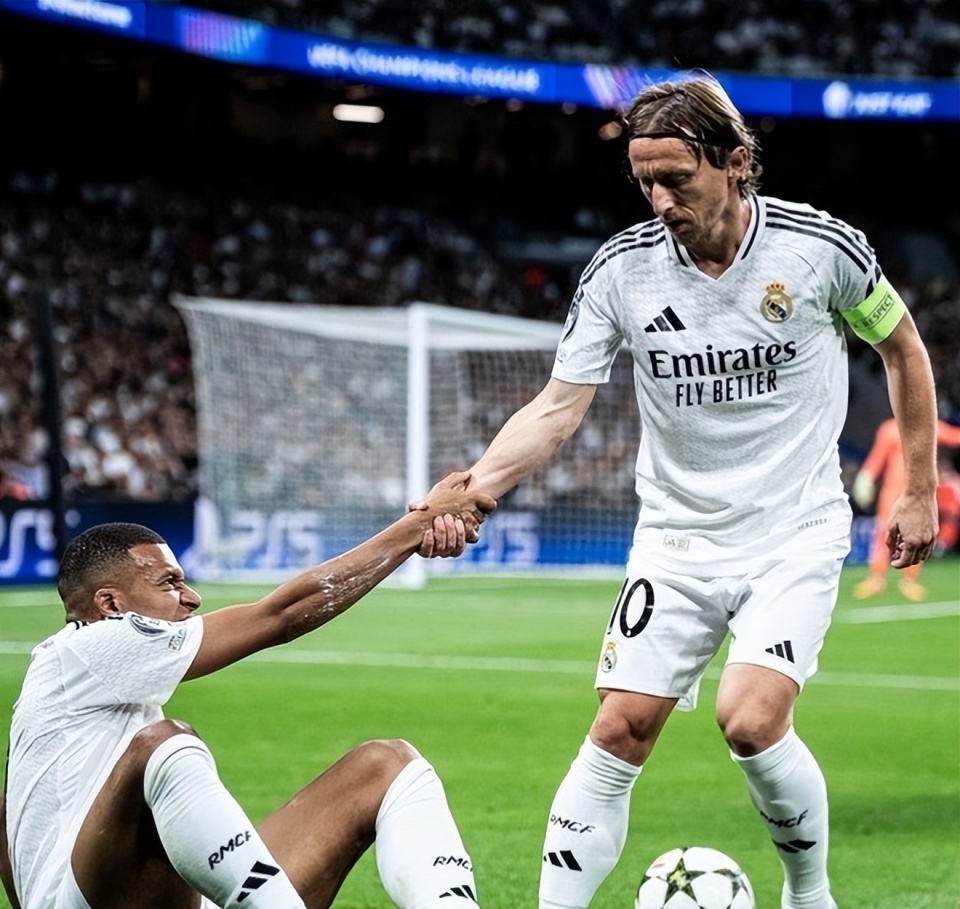 2025中超犯规榜：费利佩60次第一，马莱莱、内内58次并列第二（2025中超犯规榜：费利佩以60次居首，马莱莱与内内各58次并列第二）