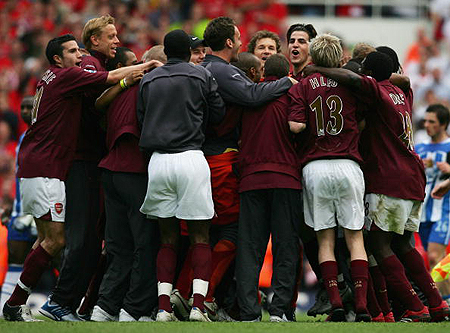 武汉女足1-1纳萨夫女足，唐涵造乌龙，马君失点，奥乌苏失空门