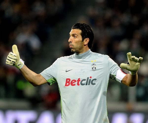 北青：向余望不参加冲超庆祝直奔U22，确认下赛季留在铜梁龙