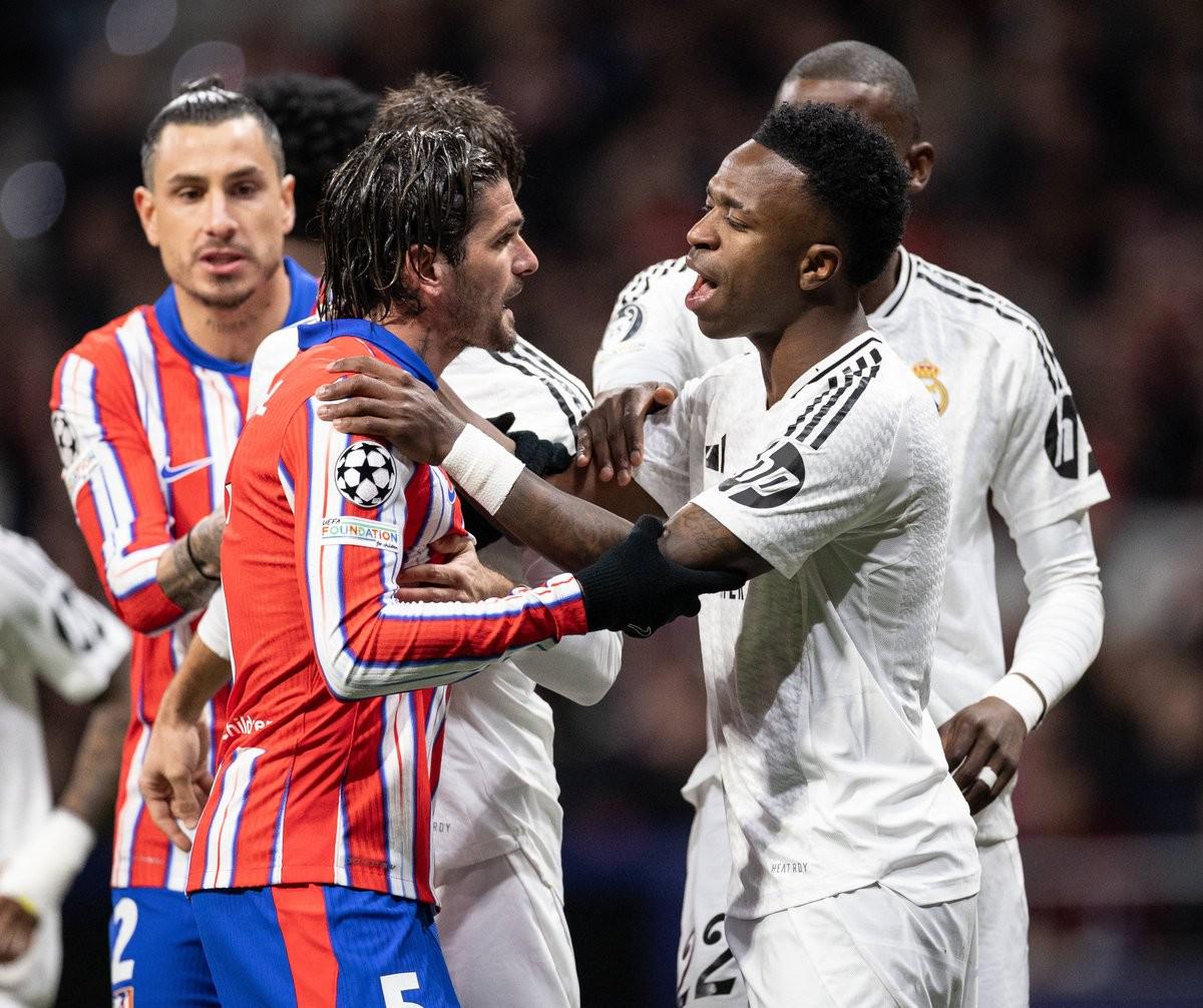 备受关注！74611名球迷现场观战英格兰女足vs中国女足的友谊赛